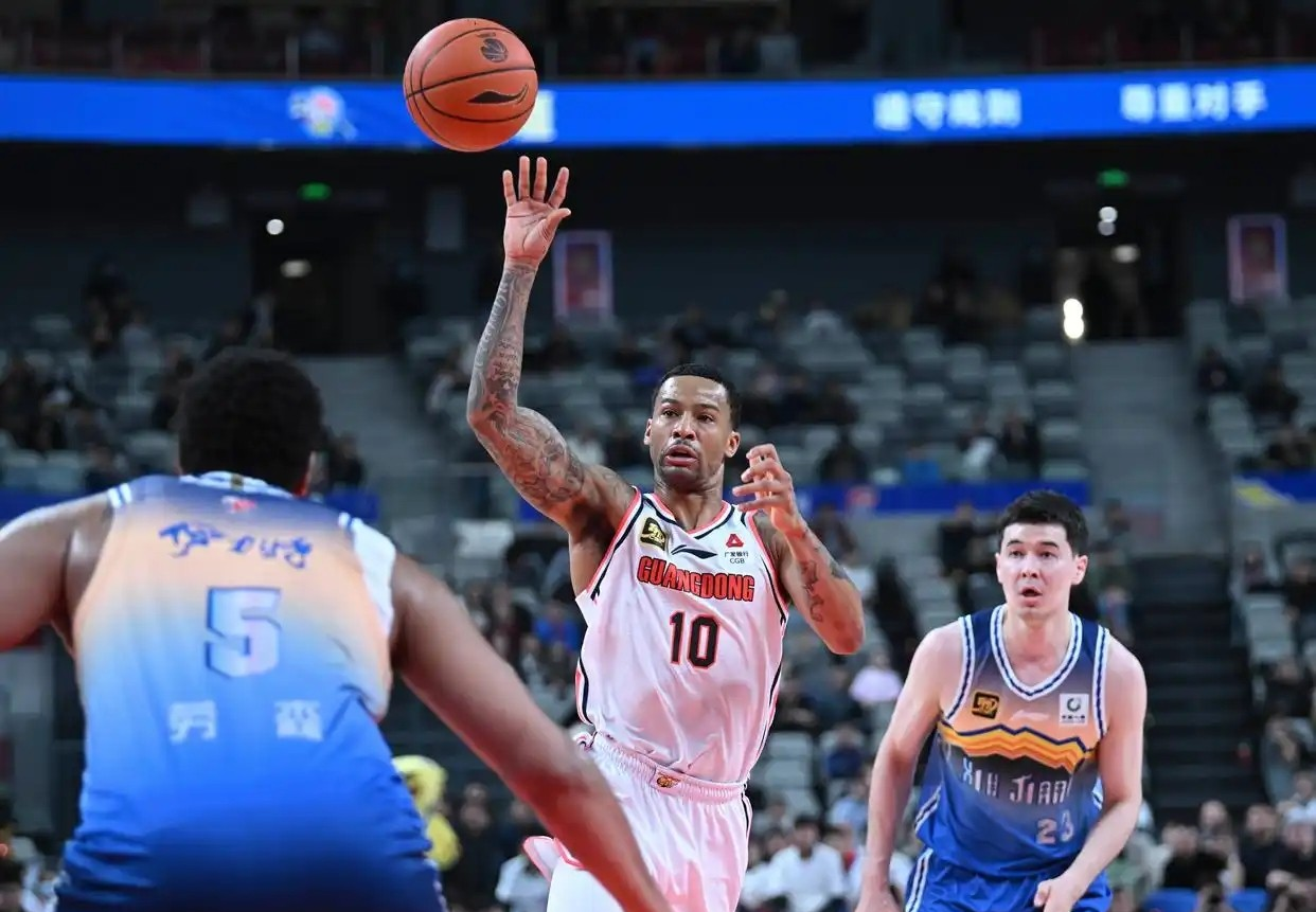 中国官方网站关于今晨广厦男篮复出首秀：国王杯节点到来，信心回归，更衣室氛围转暖的信息