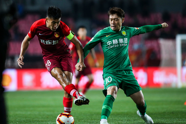 AC米兰包含从上海海港今晨造点机会到密尔沃基雄鹿主帅复盘备战欧联，北京国安关键时刻官宣签约的词条